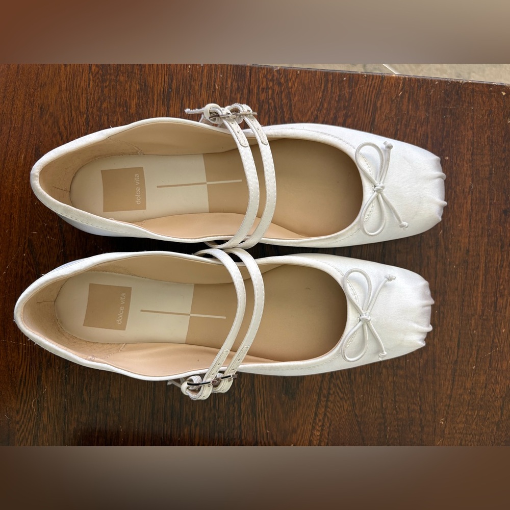 Dolce Vita Gibsen Ballet Flats - size 8.5 - TRUE WHITE SATIN